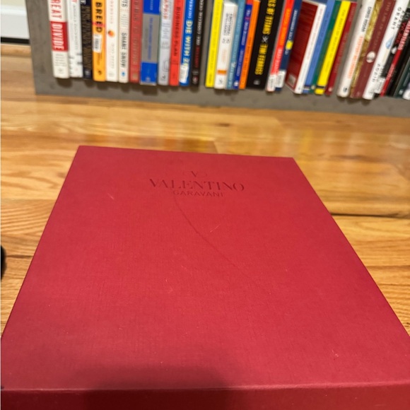 Valentino Garavani Bow Heels - Picture 6 of 6